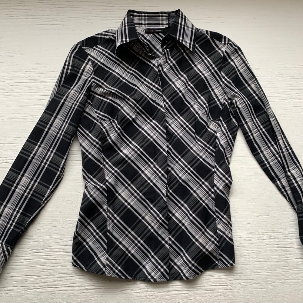 New York and Co. stretch dress shirt top Small